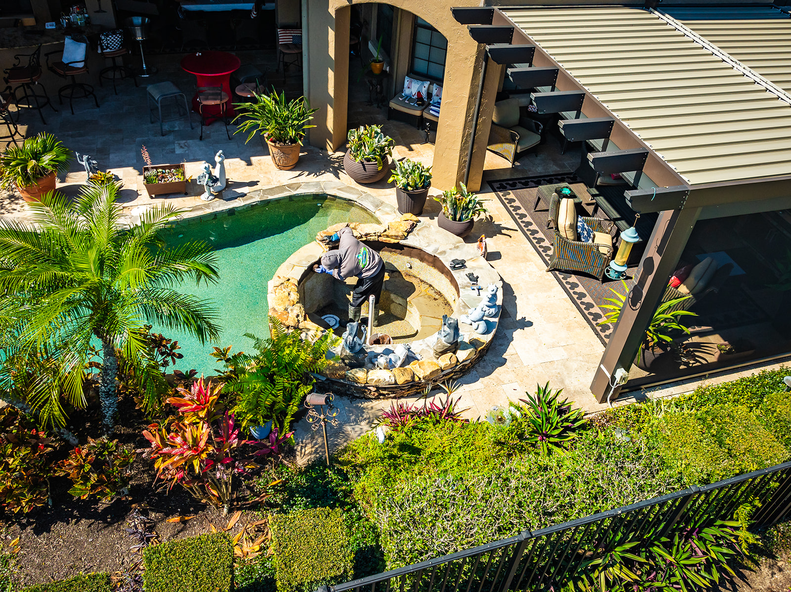 How to Choose a Pool Service Company in Orlando: Complete Guide 2024